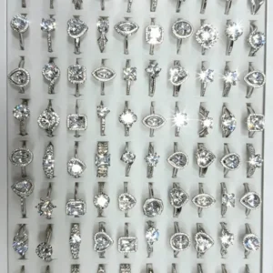 Anillos de plata con zircón, modelos surtidos