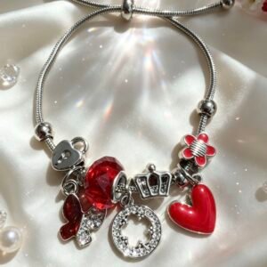 PULSERA PLATEADA CON DIJER DE MEDALLON FLORAL CALADO CON PIEDRAS CORAZON ROJO GGL-0001