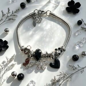 PULSERA PLATEADA CON DIJER DE MARIPOSA FLOR BRILLANTE CORAZON NEGRO GGL-0002