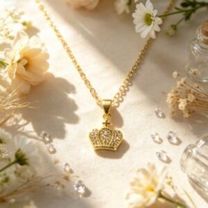 FASHION COLLAR CON DIJE DE CORONA DORADO CON BRILLANTES