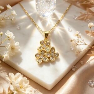 FASHION COLLAR CON DIJE RAMILLETE DE FLORES DORADO CON BRILLANTES