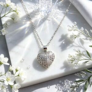 FASHION COLLAR CON DIJE CORAZON INFLADO PLATEADO CON BRILLANTES