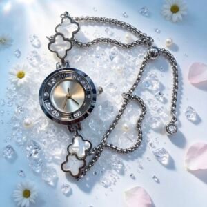 RELOJ PULSERA ESTILO DIJE DE TREBOL PLATEADO MS-3065