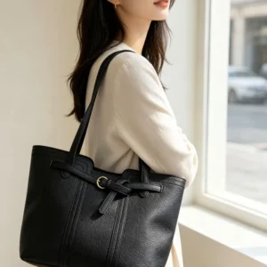 Bolso Tote de cuero sintético con detalle de aro dorado